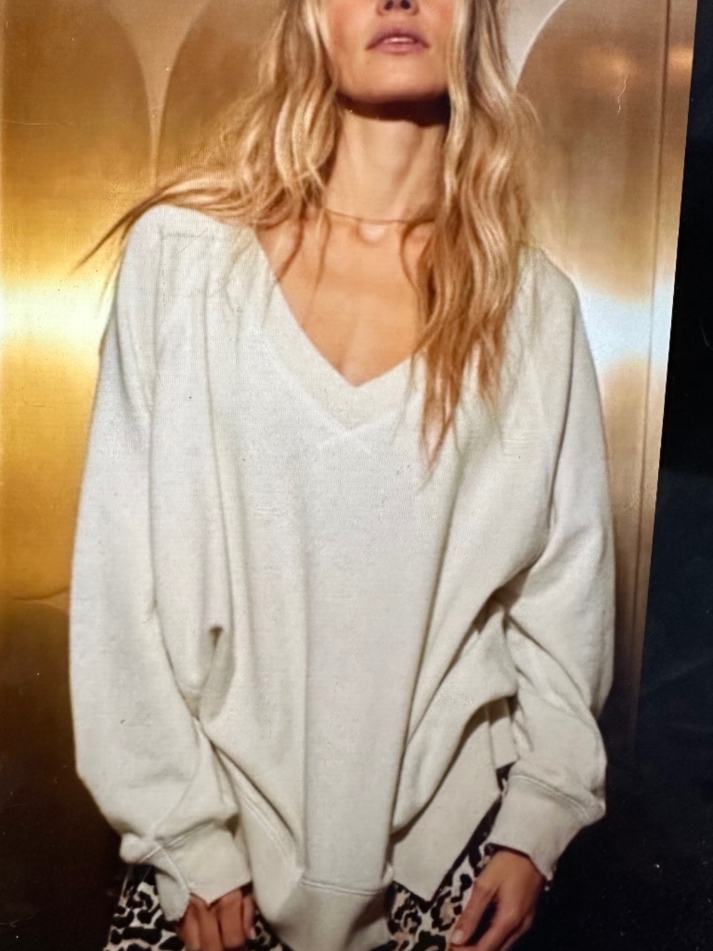 NWT. Aerie oversized deep v-neck sweatshirt. XL - Picture 4 of 8